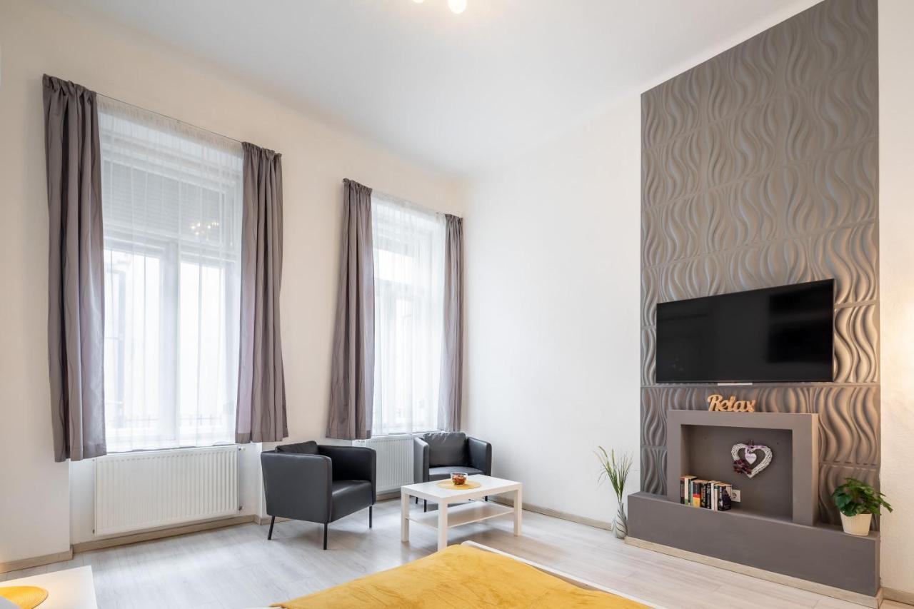 New, High Quality Apartment In The City Center Budapest Exterior photo